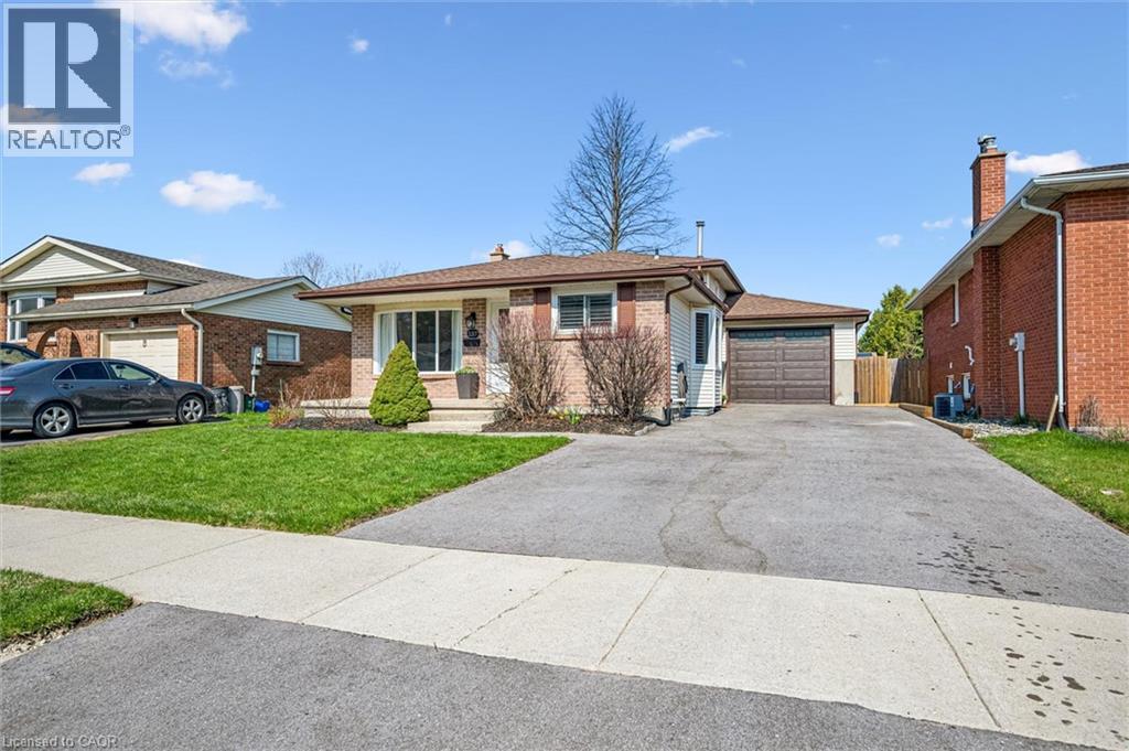 137 CEDAR CREST Street, Kitchener, Ontario, N2N2A6 — Photo 3