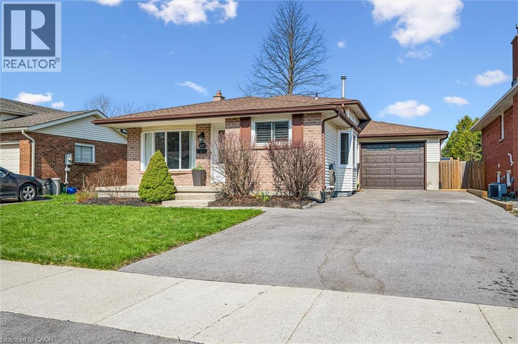 137 CEDAR CREST Street, Kitchener, Ontario, N2N2A6 — Photo 4