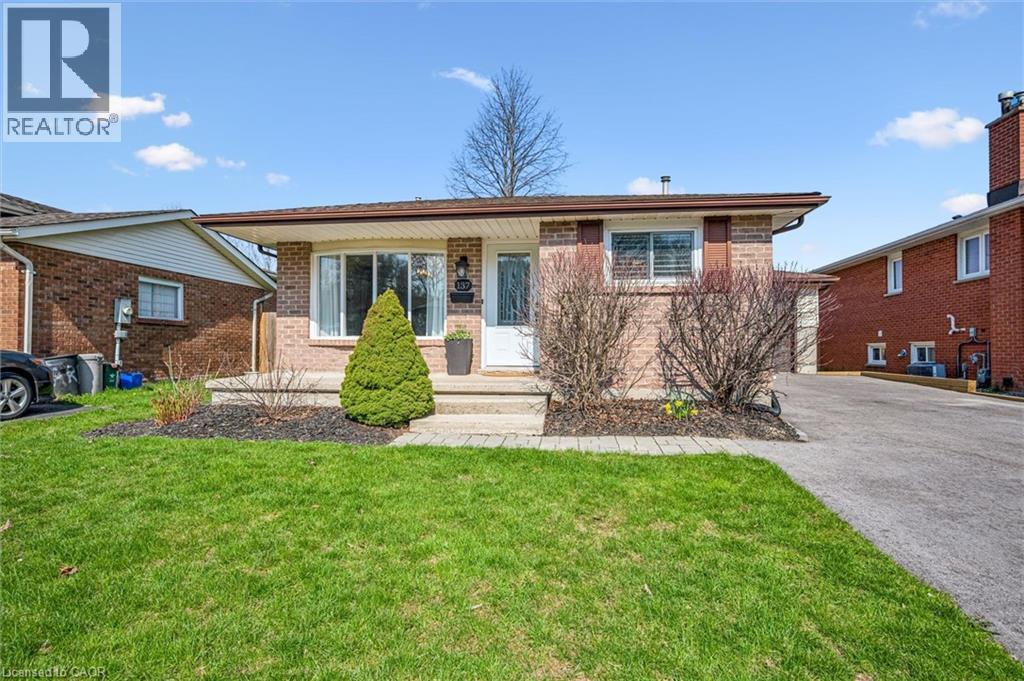 137 CEDAR CREST Street, Kitchener, Ontario, N2N2A6 — Photo 5