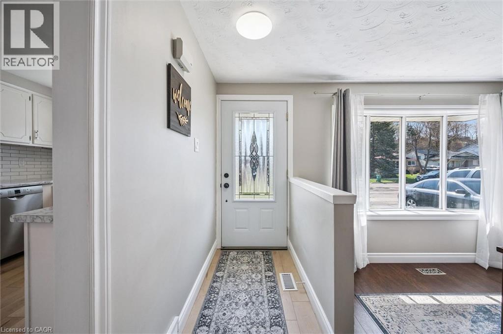 137 CEDAR CREST Street, Kitchener, Ontario, N2N2A6 — Photo 9