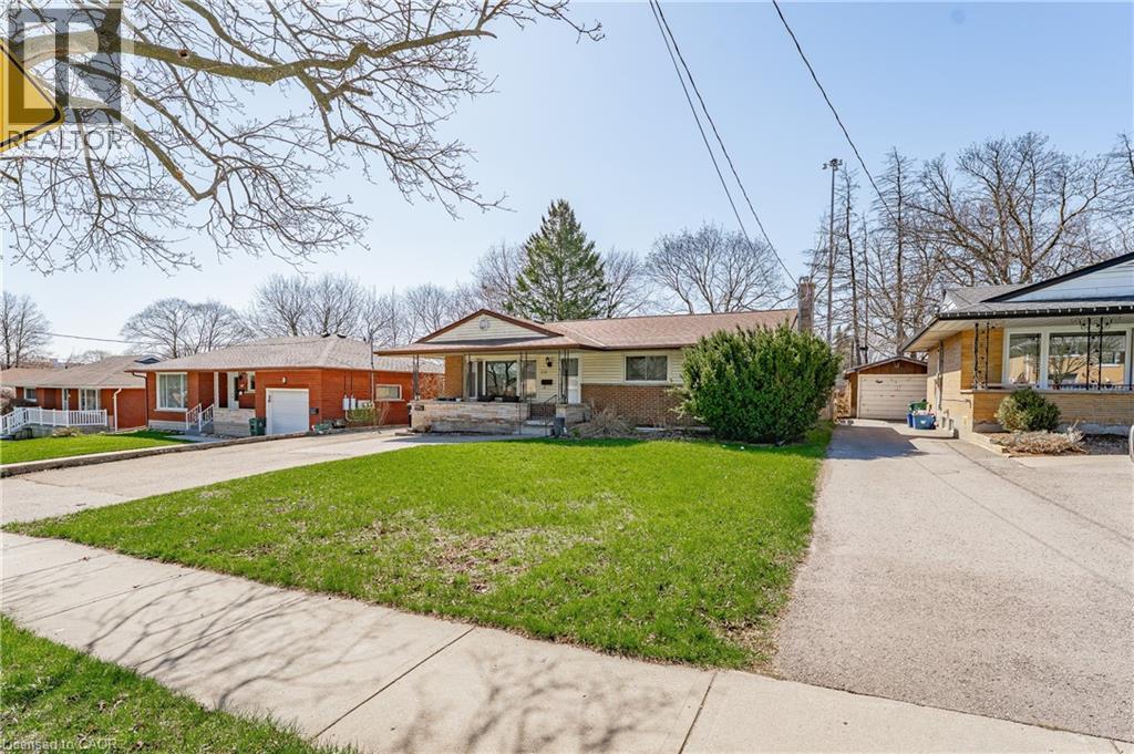 211 DIXON Street, Kitchener, Ontario, N2G3E8 — Photo 2