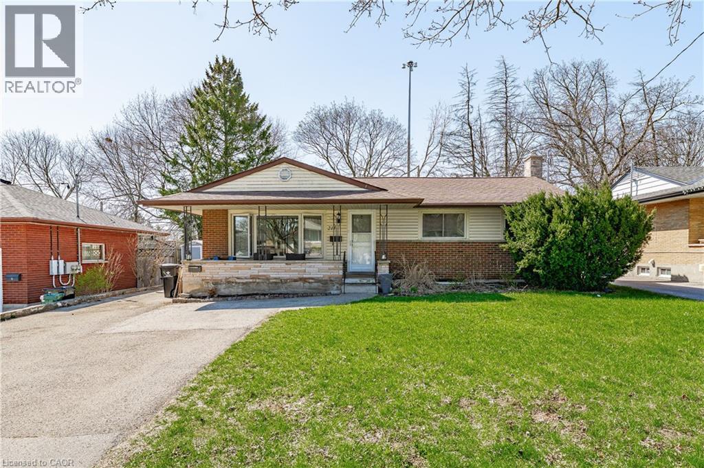 211 DIXON Street, Kitchener, Ontario, N2G3E8 — Photo 4