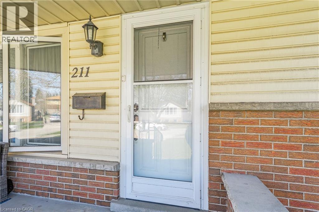 211 DIXON Street, Kitchener, Ontario, N2G3E8 — Photo 6