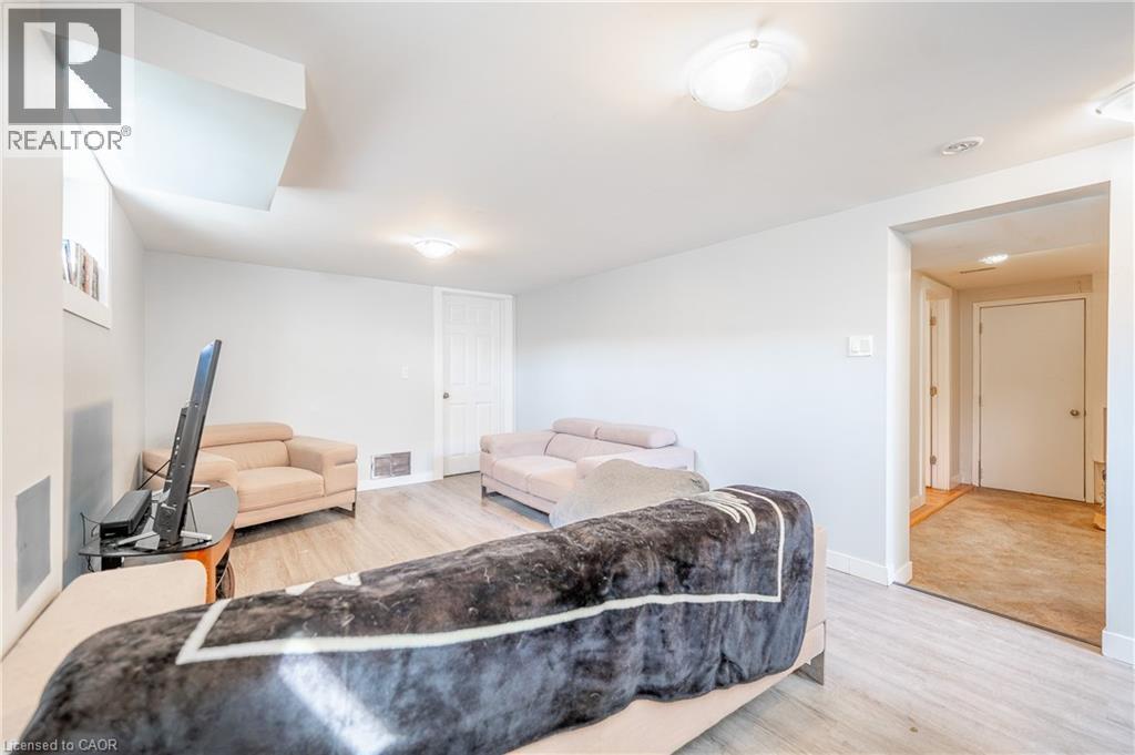 211 DIXON Street, Kitchener, Ontario, N2G3E8 — Photo 9