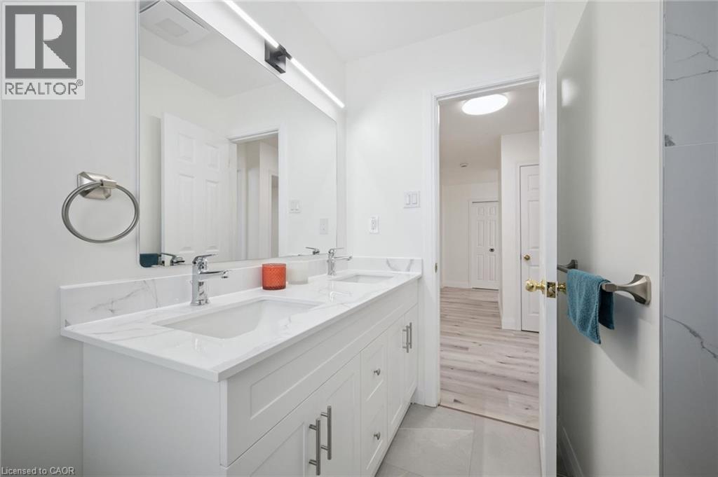27 SILVERSPRING Crescent, Kitchener, Ontario, N2M4P1 — Photo 27
