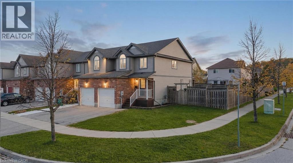 218 PROSPERITY Drive, Kitchener, Ontario, N2E4E5 — Photo 2