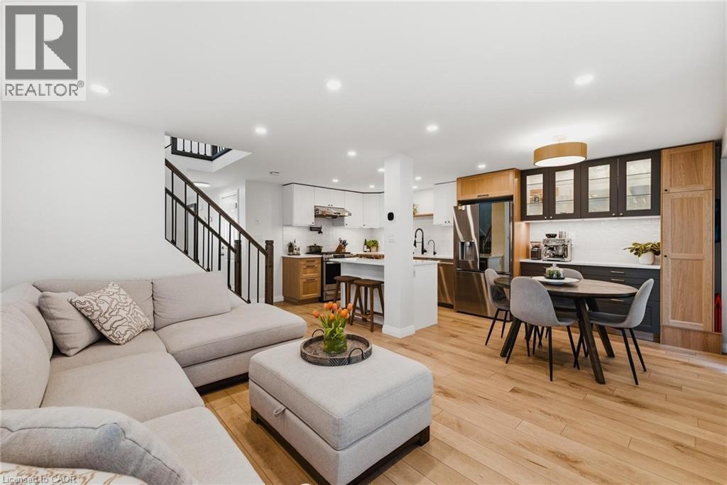 218 PROSPERITY Drive, Kitchener, Ontario, N2E4E5 — Photo 4