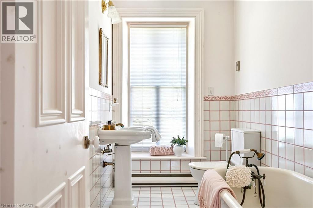 66 PAISLEY Street, Guelph, Ontario, N1H2N8 — Photo 33