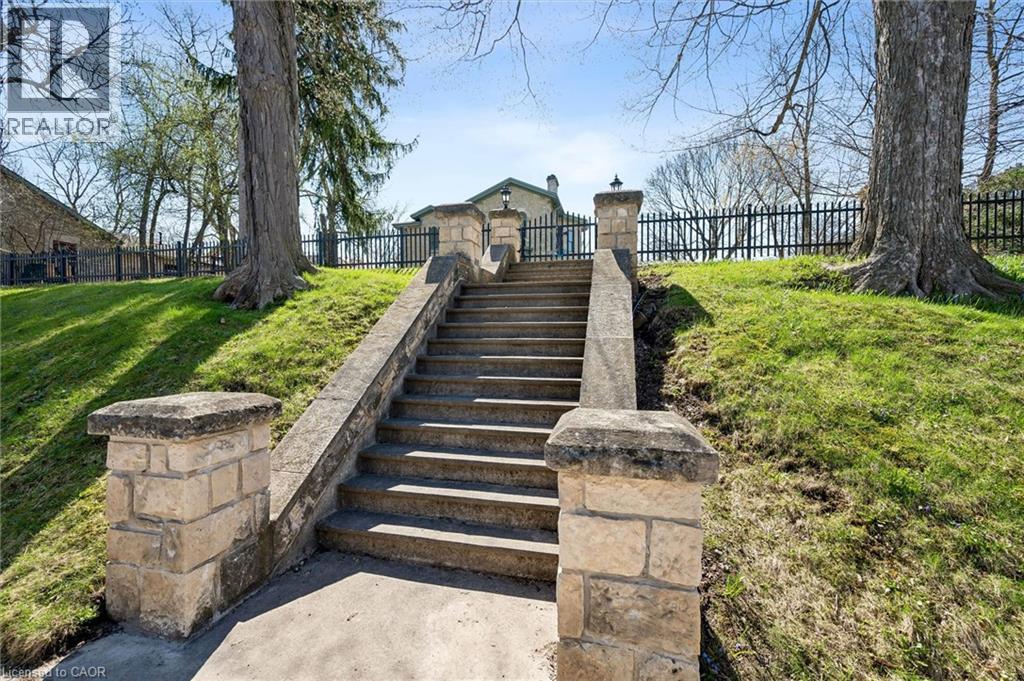 66 PAISLEY Street, Guelph, Ontario, N1H2N8 — Photo 5