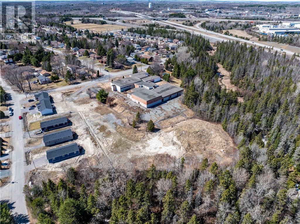 16 Jessie, Lively, Ontario, P3Y1A2 — Photo 28