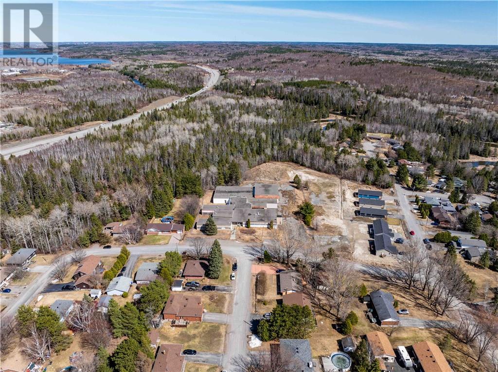 16 Jessie, Lively, Ontario, P3Y1A2 — Photo 39