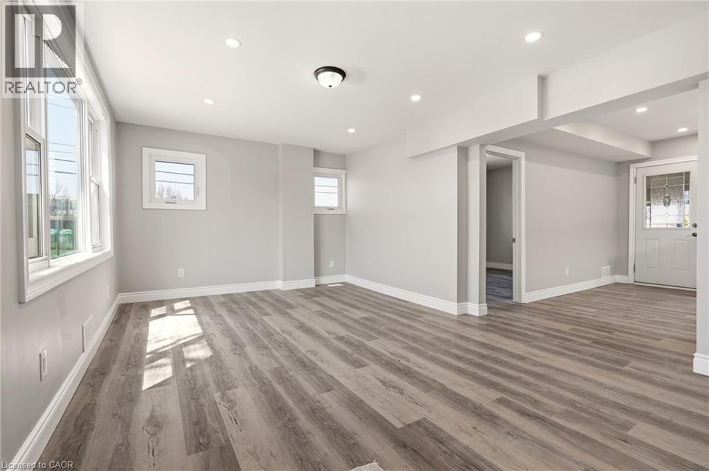 267 VANSITMART Avenue, Hamilton, Ontario, L8H3B2 — Photo 6