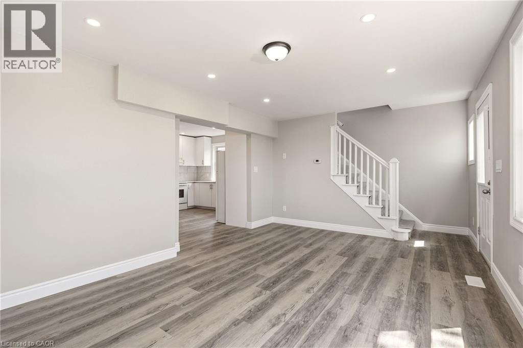 267 VANSITMART Avenue, Hamilton, Ontario, L8H3B2 — Photo 8