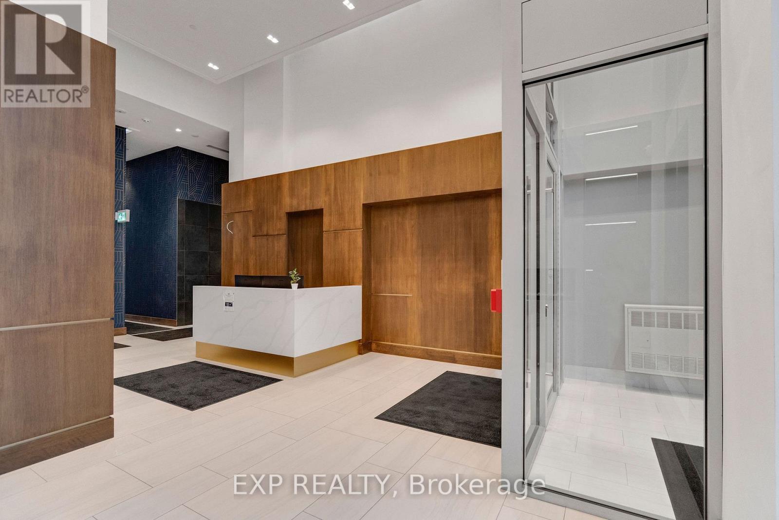 902 - 2782 BARTON STREET E, Hamilton (Riverdale), Ontario, L8E2J8 — Photo 3