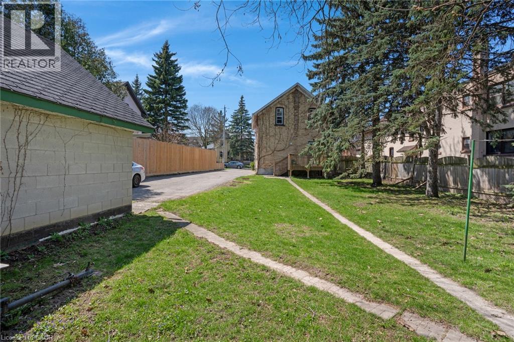 22 SAMUEL Street, Kitchener, Ontario, N2H1P1 — Photo 9