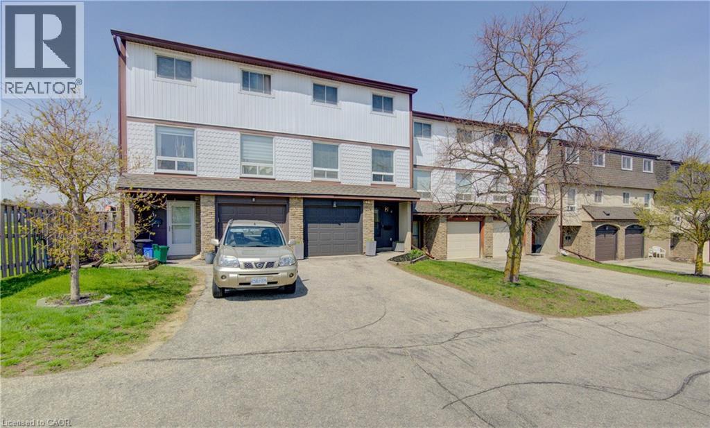 80 OLD COUNTRY Drive Unit# 2, Kitchener, Ontario, N2E2E5 — Photo 2