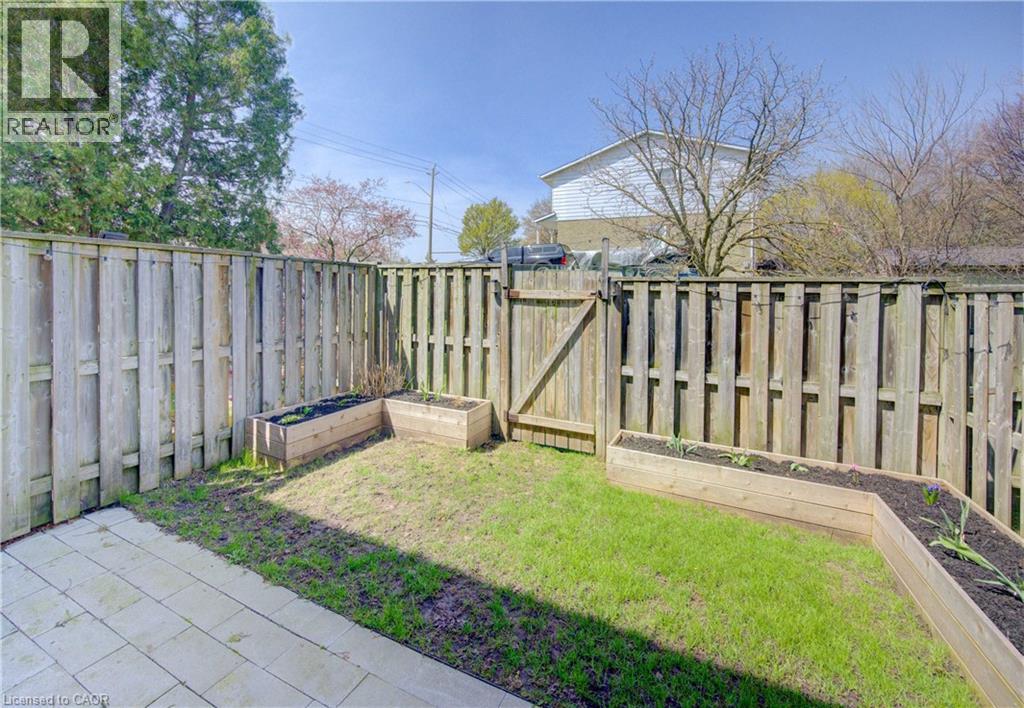 80 OLD COUNTRY Drive Unit# 2, Kitchener, Ontario, N2E2E5 — Photo 25