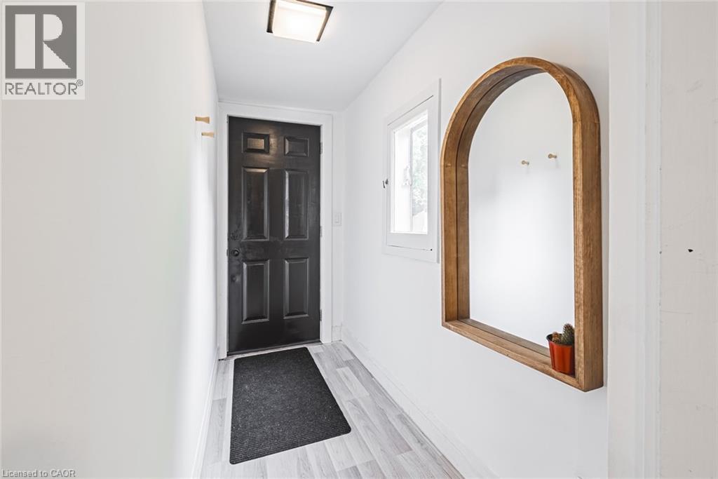 196 WALNUT Street S Unit# MAIN, Hamilton, Ontario, L8N2M1 — Photo 2