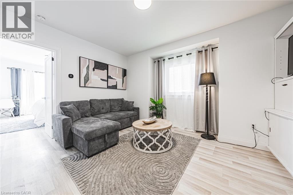 196 WALNUT Street S Unit# MAIN, Hamilton, Ontario, L8N2M1 — Photo 3