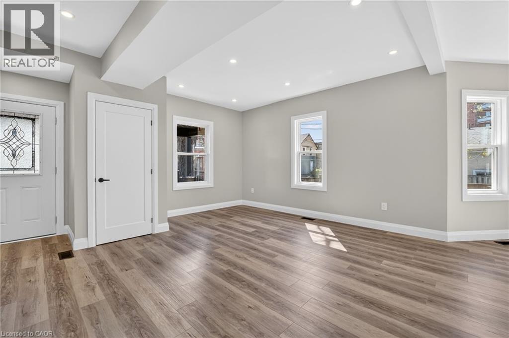 20 AVENUE Place, Welland, Ontario, L3B4B1 — Photo 10