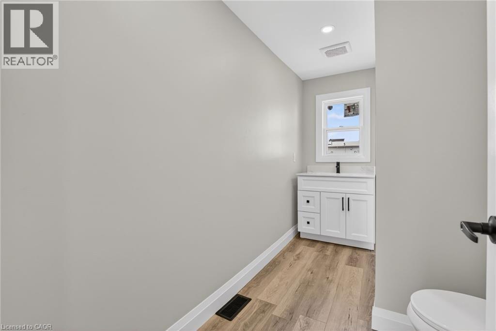 20 AVENUE Place, Welland, Ontario, L3B4B1 — Photo 32