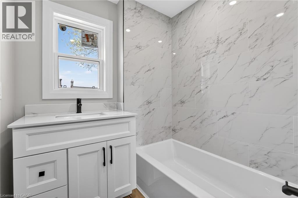 20 AVENUE Place, Welland, Ontario, L3B4B1 — Photo 34