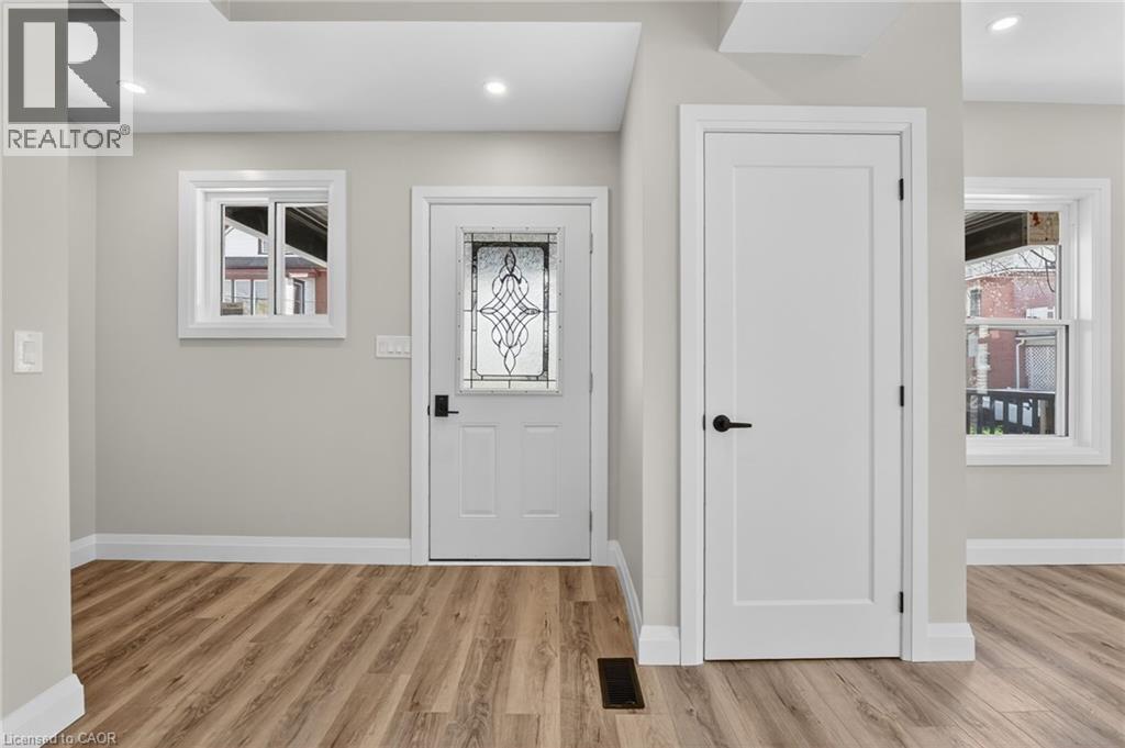 20 AVENUE Place, Welland, Ontario, L3B4B1 — Photo 6
