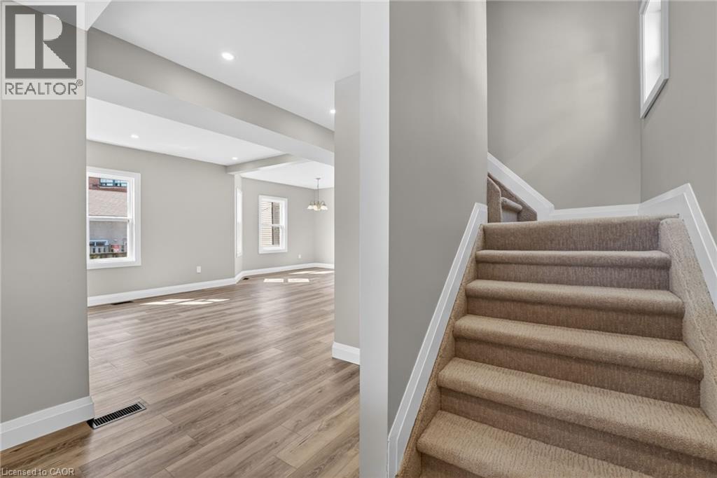 20 AVENUE Place, Welland, Ontario, L3B4B1 — Photo 7
