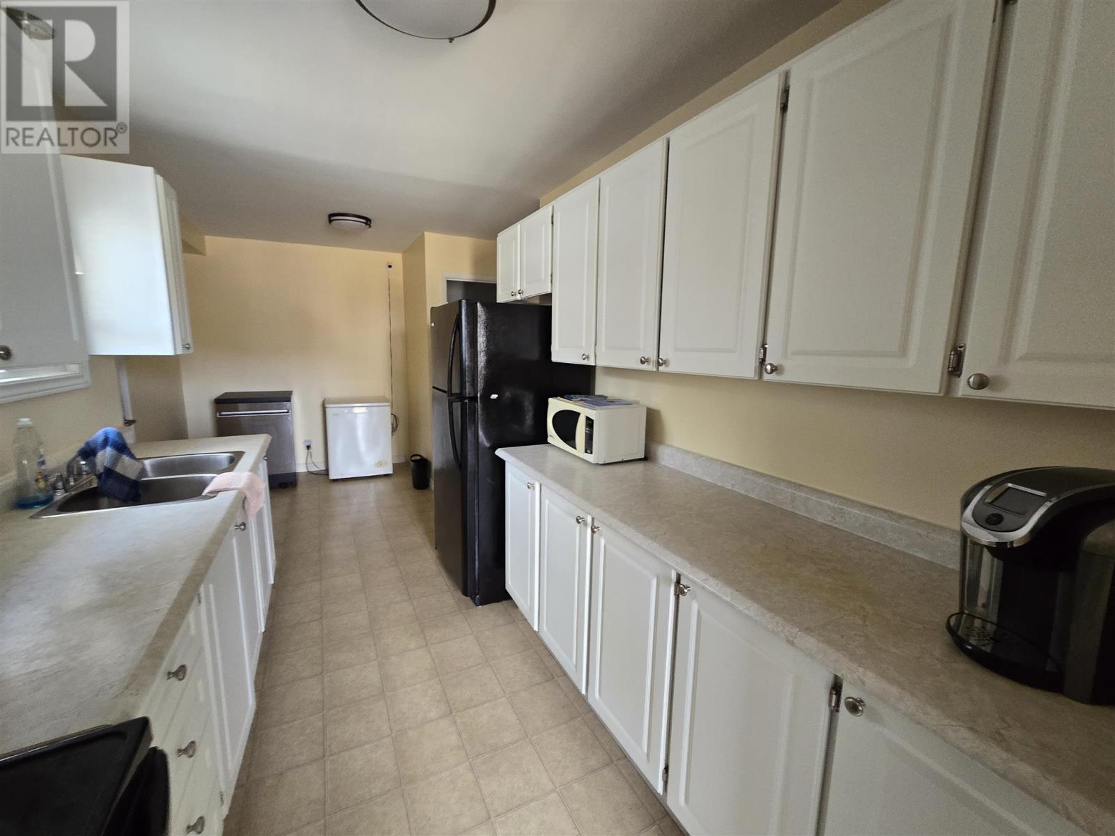 124 Hergott AVE, Elliot Lake, Ontario, P5A3B3 — Photo 2