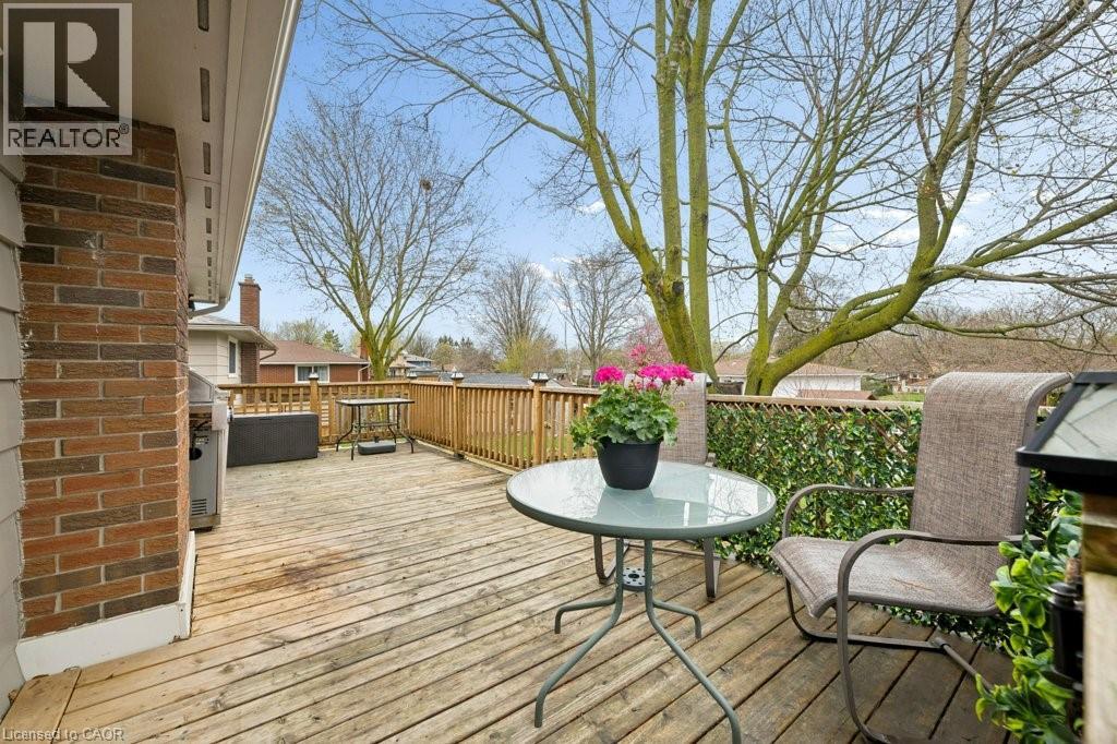 522 GLENDENE Crescent, Waterloo, Ontario, N2L4P4 — Photo 44