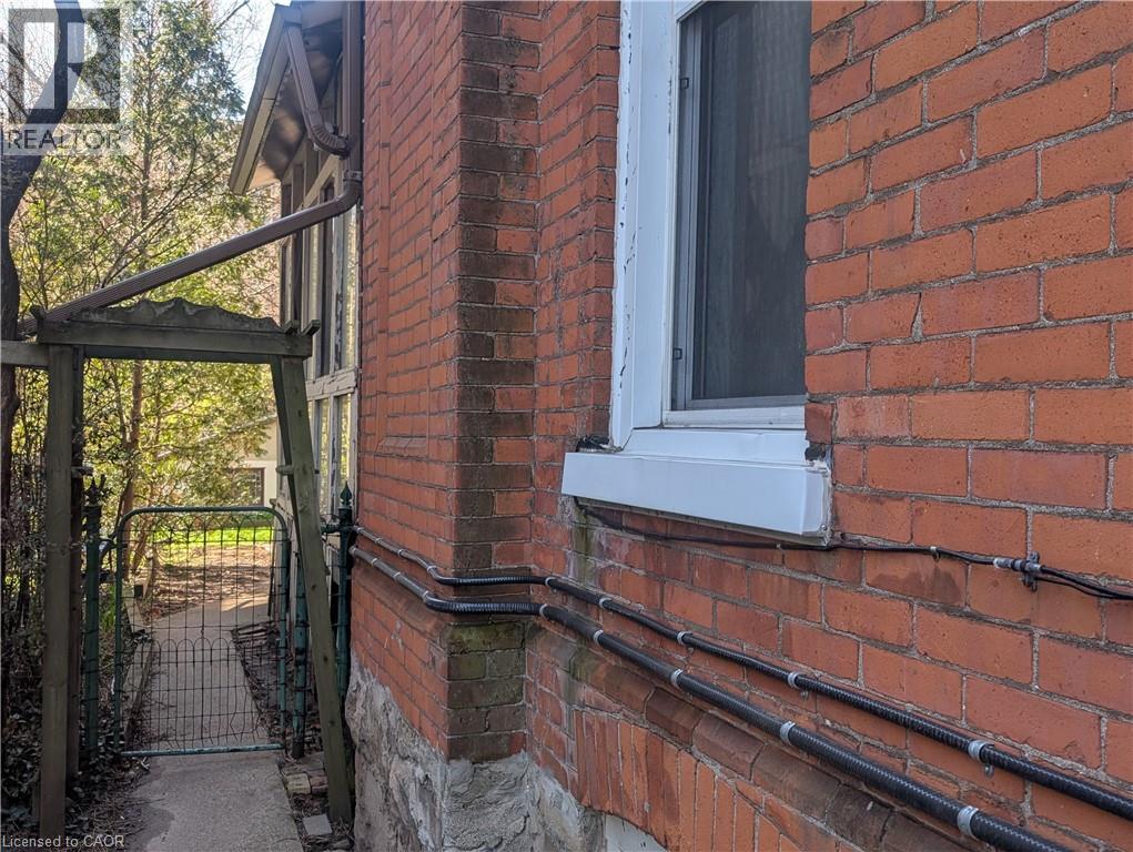 141 BOLD Street Unit# 1, Hamilton, Ontario, L8P1T9 — Photo 2