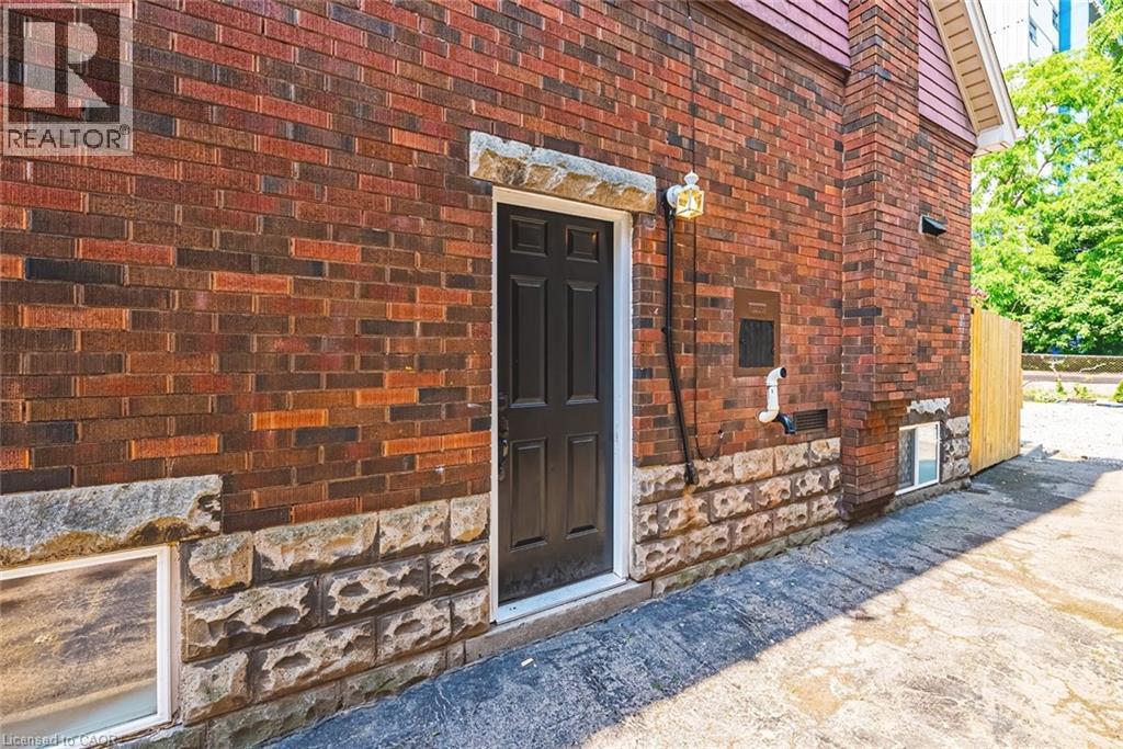 196 WALNUT Street S Unit# BASEMENT, Hamilton, Ontario, L8N2M1 — Photo 9