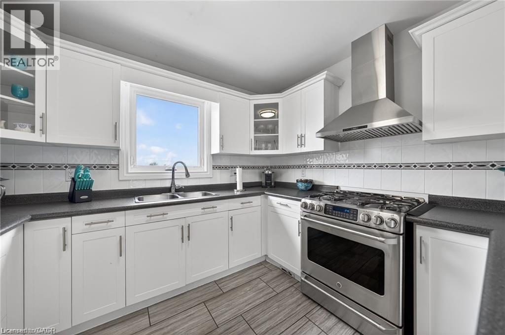 102 NATHAN Court, Cambridge, Ontario, N1P1C1 — Photo 18