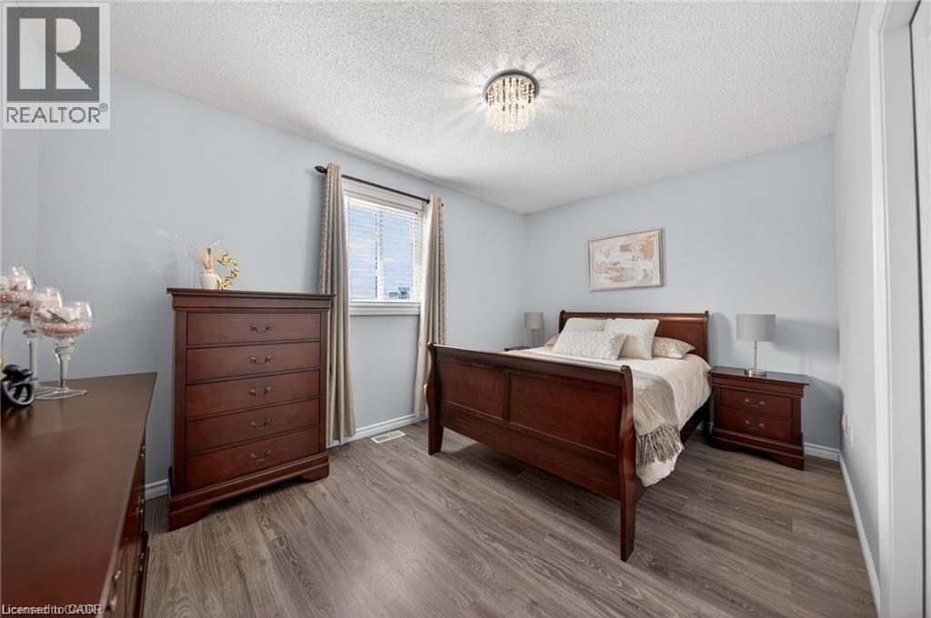 102 NATHAN Court, Cambridge, Ontario, N1P1C1 — Photo 23