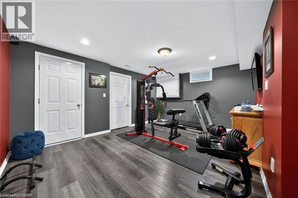 102 NATHAN Court, Cambridge, Ontario, N1P1C1 — Photo 36
