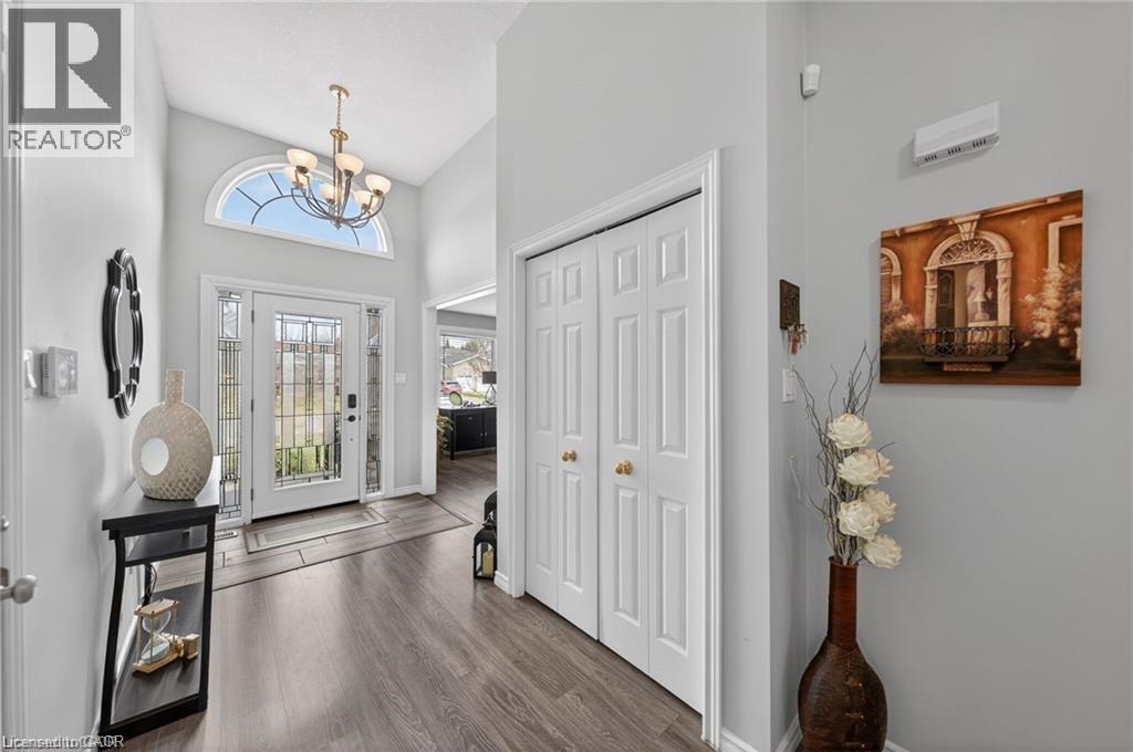 102 NATHAN Court, Cambridge, Ontario, N1P1C1 — Photo 5