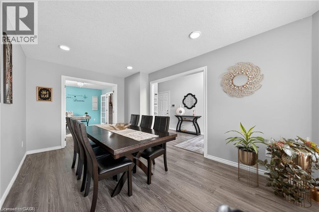 102 NATHAN Court, Cambridge, Ontario, N1P1C1 — Photo 8