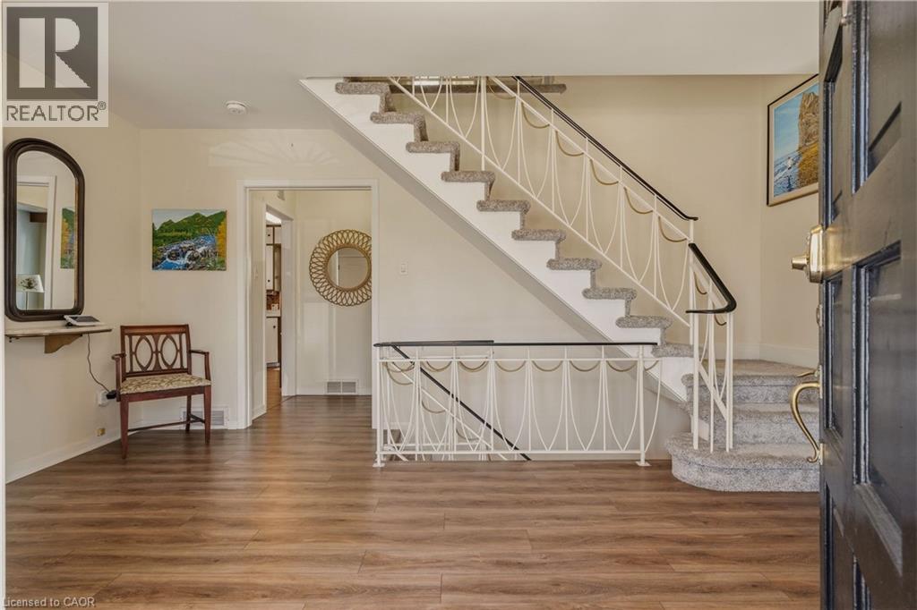 88 BERTRAM Drive, Dundas, Ontario, L9H4T7 — Photo 3