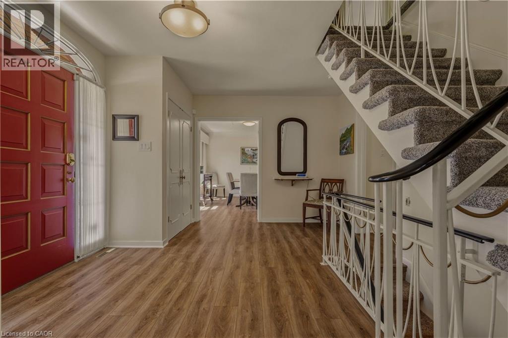 88 BERTRAM Drive, Dundas, Ontario, L9H4T7 — Photo 4