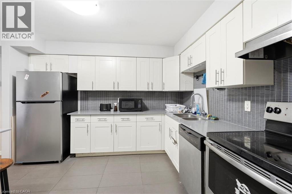 508 QUIET Place Unit# 4, Waterloo, Ontario, N2L5A3 — Photo 4