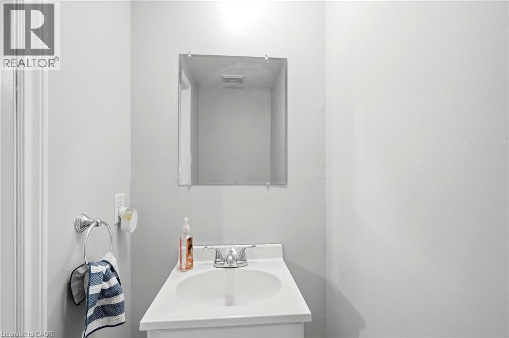 508 QUIET Place Unit# 4, Waterloo, Ontario, N2L5A3 — Photo 6