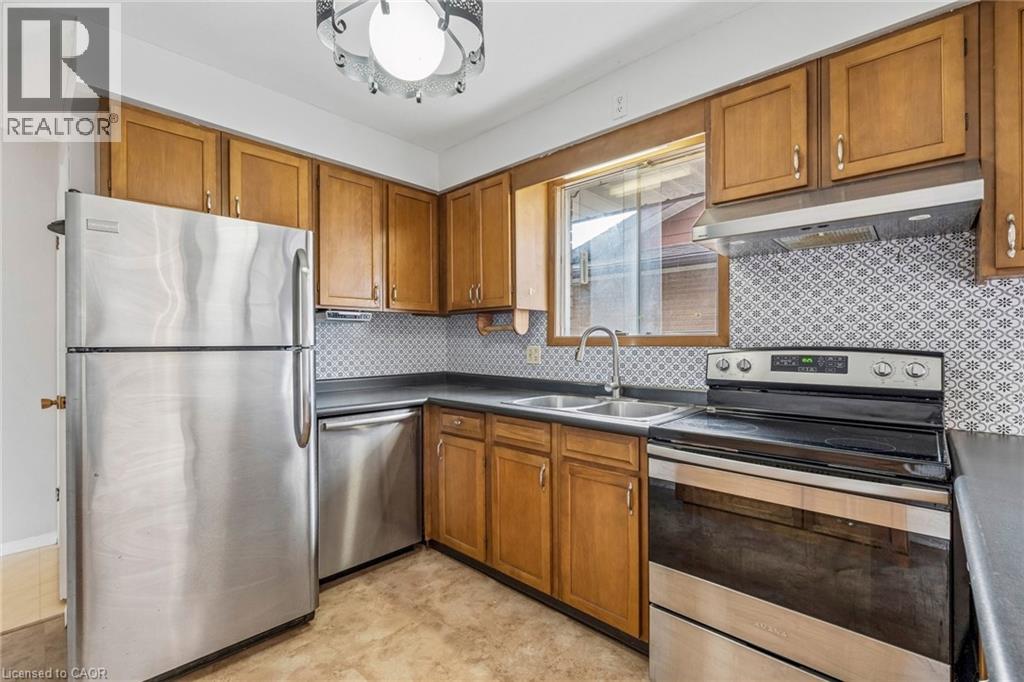 29 HEATHER Court, Welland, Ontario, L3C4P8 — Photo 4