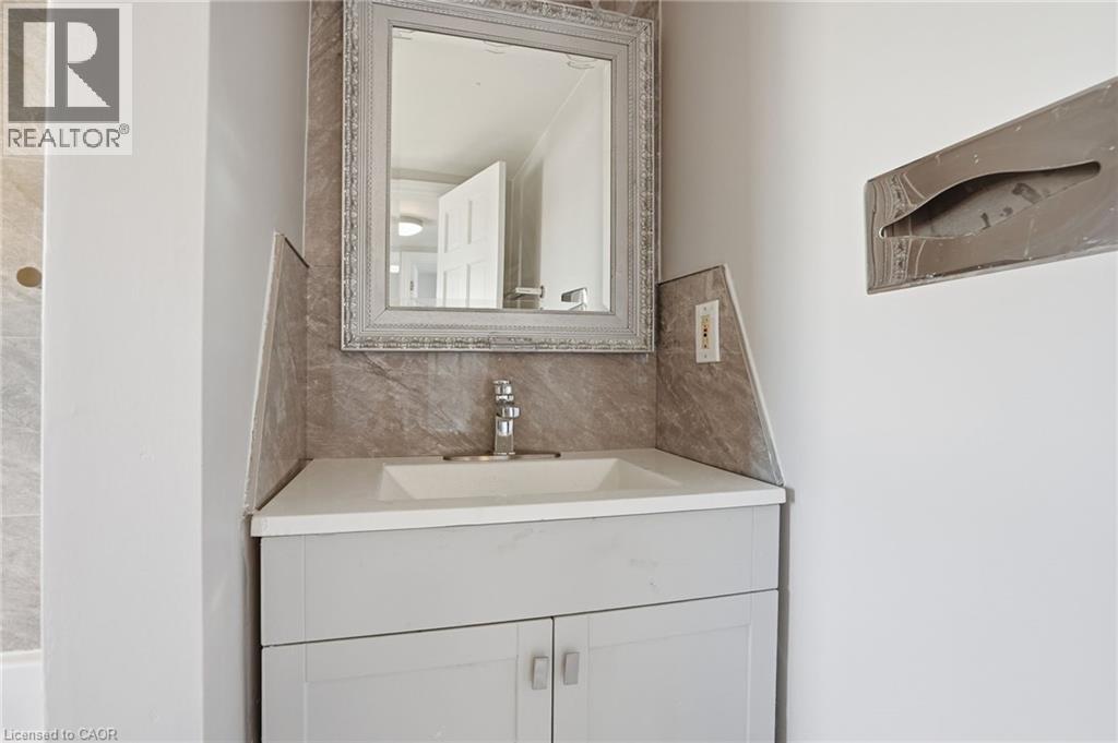 687 UPPER JAMES Street, Hamilton, Ontario, L9C2Z4 — Photo 22