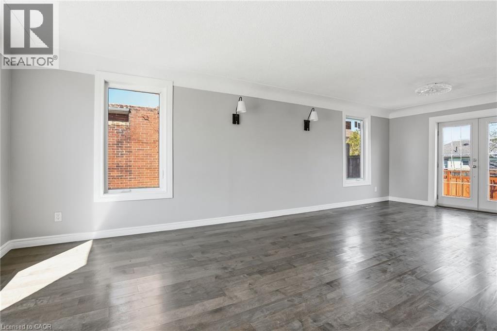 687 UPPER JAMES Street, Hamilton, Ontario, L9C2Z4 — Photo 6