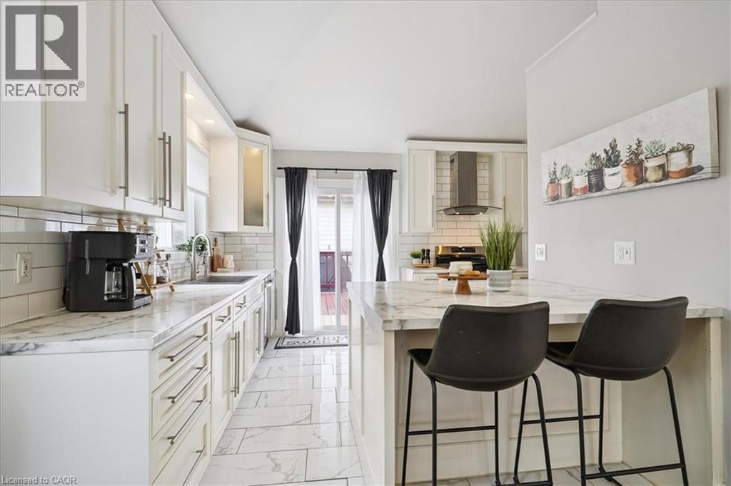 32 ALLAN Avenue, Hamilton, Ontario, L8H2C9 — Photo 10