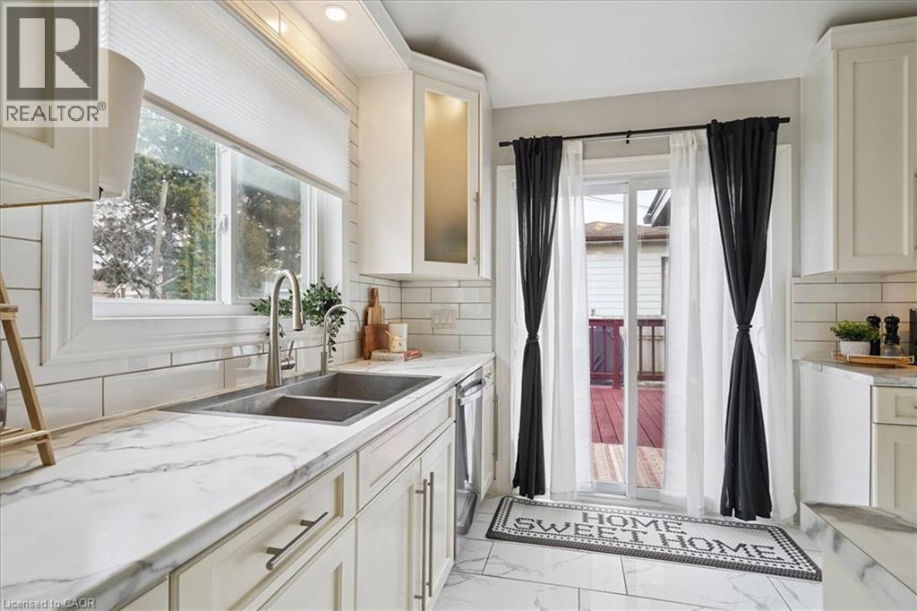 32 ALLAN Avenue, Hamilton, Ontario, L8H2C9 — Photo 11