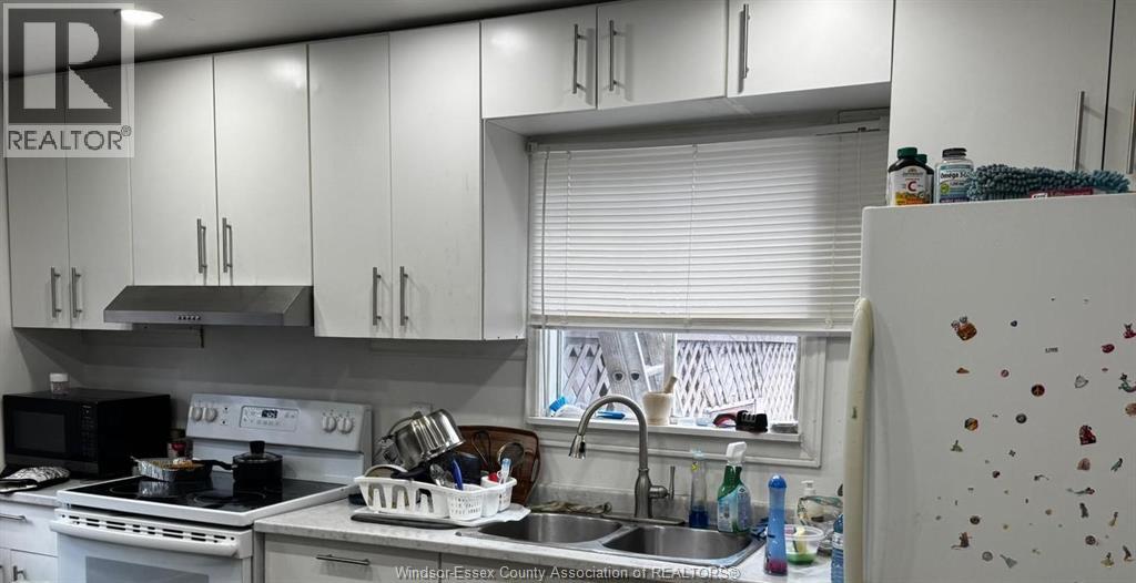 819 LANGLOIS AVENUE, Windsor, Ontario, N9A2G9 — Photo 2