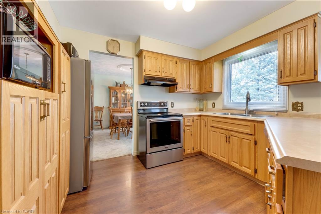 11 DARLINGTON Place, Kitchener, Ontario, N2A3M3 — Photo 10
