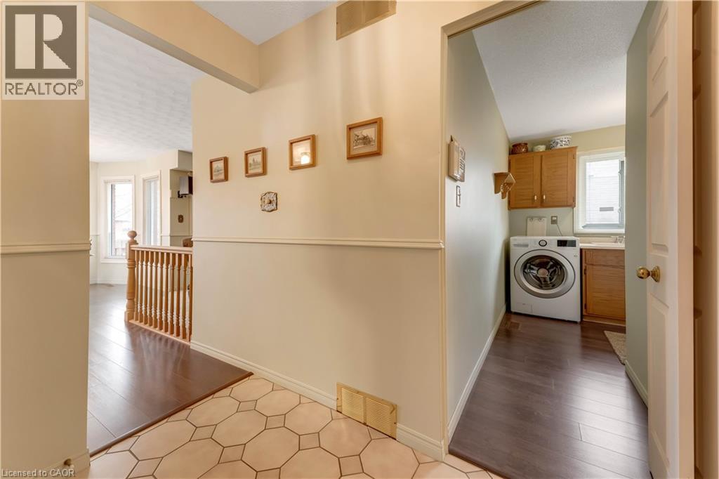 11 DARLINGTON Place, Kitchener, Ontario, N2A3M3 — Photo 6