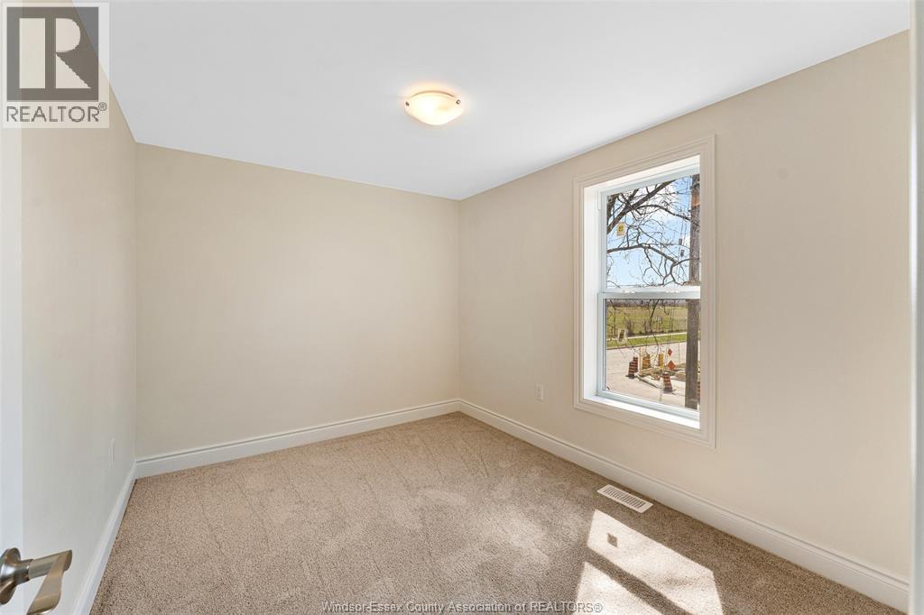 1092 ST. LUKE, Windsor, Ontario, N8Y3M8 — Photo 10